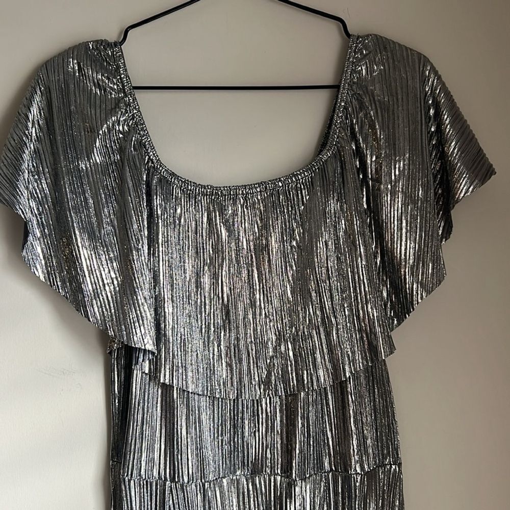 Metalic Silver Pleated Ruffle Jumpsuit - Picture 4 of 8